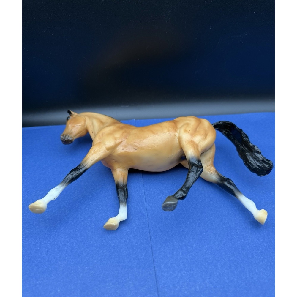 Breyer Horse #953 BUCKSKIN HANOVERIAN FREEDOM SERIES 1:12 SCALE 2019 - Picture 7 of 15
